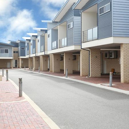 Nesuto Geraldton Aparthotel Exterior photo
