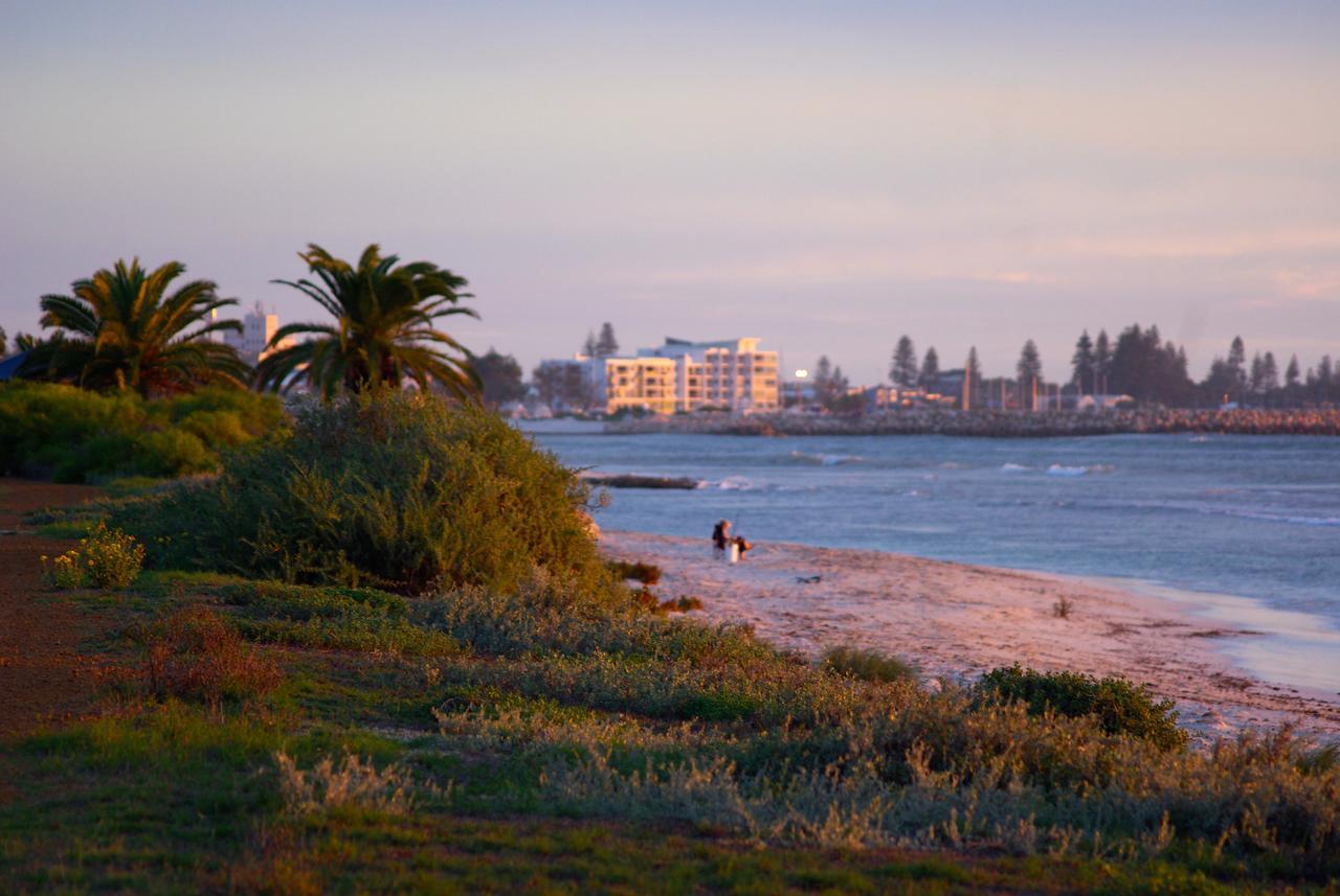 Nesuto Geraldton Aparthotel Exterior photo