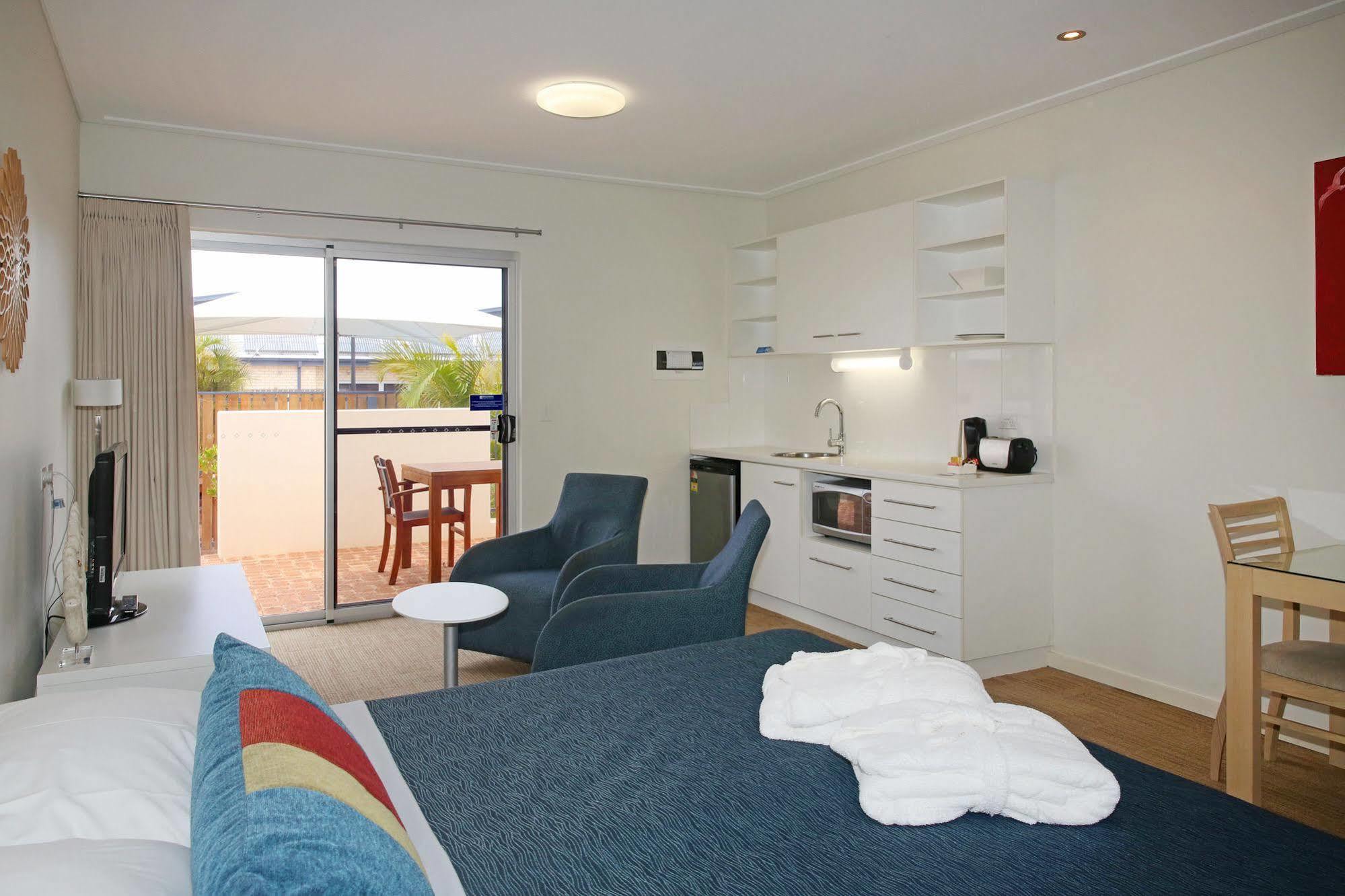 Nesuto Geraldton Aparthotel Exterior photo