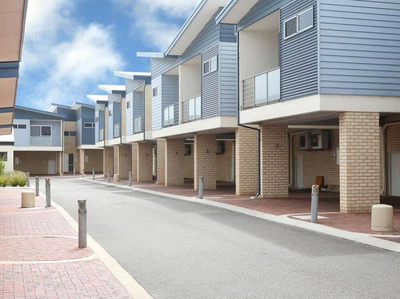 Nesuto Geraldton Aparthotel Exterior photo